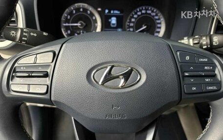 Hyundai Venue I, 2022 год, 1 800 000 рублей, 14 фотография