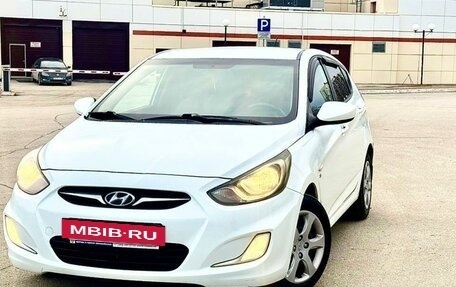 Hyundai Solaris II рестайлинг, 2011 год, 850 000 рублей, 14 фотография