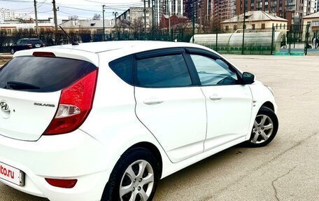 Hyundai Solaris II рестайлинг, 2011 год, 850 000 рублей, 21 фотография