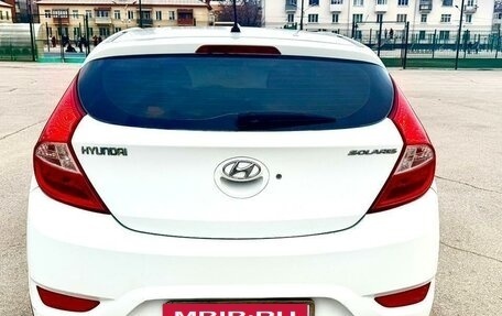 Hyundai Solaris II рестайлинг, 2011 год, 850 000 рублей, 24 фотография
