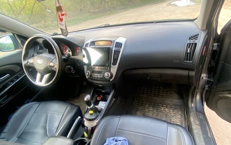 KIA cee'd I рестайлинг, 2011 год, 650 000 рублей, 16 фотография