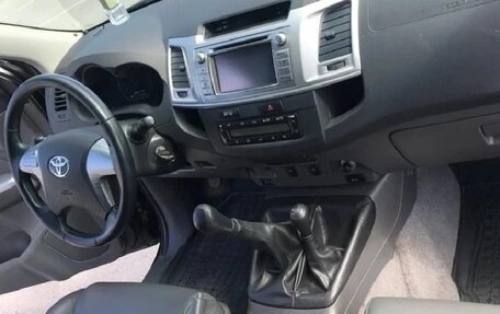 Toyota Hilux VII, 2015 год, 670 000 рублей, 9 фотография