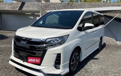 Toyota Noah III, 2021 год, 1 960 000 рублей, 1 фотография