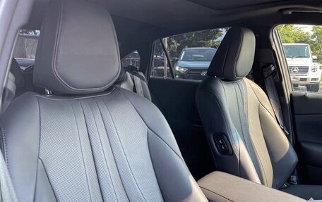 Toyota Crown, 2021 год, 2 520 000 рублей, 22 фотография