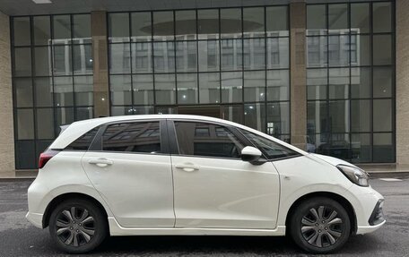Honda Fit, 2020 год, 1 000 000 рублей, 7 фотография