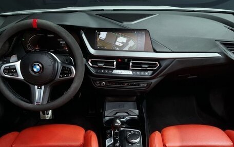 BMW 1 серия, 2021 год, 2 800 000 рублей, 9 фотография