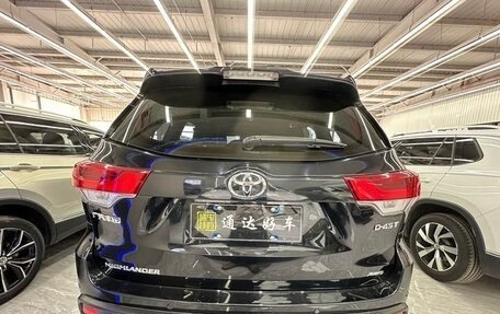 Toyota Highlander III, 2021 год, 2 650 000 рублей, 3 фотография