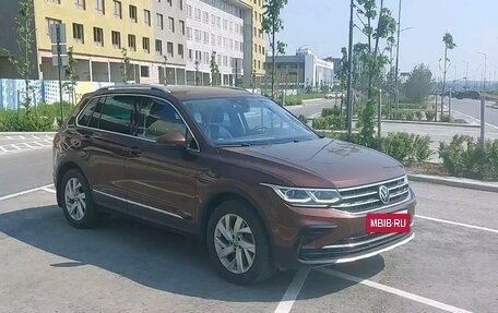 Volkswagen Tiguan II, 2020 год, 3 590 000 рублей, 1 фотография