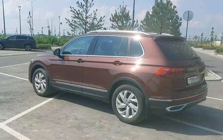 Volkswagen Tiguan II, 2020 год, 3 590 000 рублей, 2 фотография