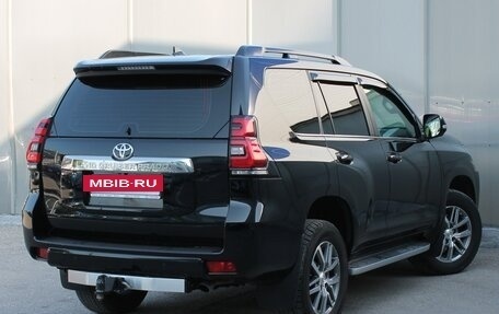 Toyota Land Cruiser Prado 150 рестайлинг 2, 2017 год, 5 700 000 рублей, 2 фотография