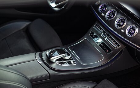 Mercedes-Benz E-Класс, 2018 год, 4 299 000 рублей, 26 фотография