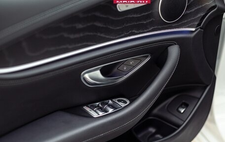 Mercedes-Benz E-Класс, 2018 год, 4 299 000 рублей, 33 фотография