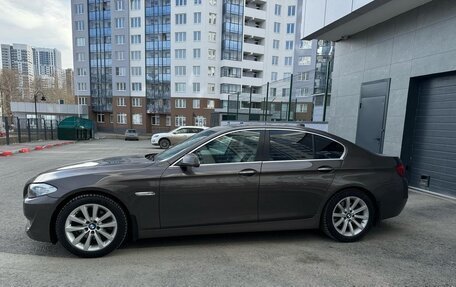 BMW 5 серия, 2011 год, 1 850 000 рублей, 2 фотография