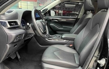 Toyota Highlander, 2022 год, 4 466 000 рублей, 6 фотография