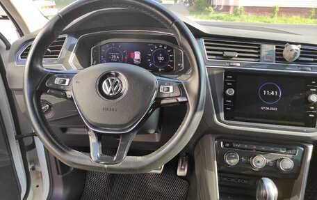 Volkswagen Tiguan II, 2020 год, 2 600 000 рублей, 11 фотография