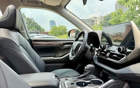 Toyota Highlander, 2024 год, 5 184 000 рублей, 5 фотография