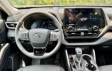 Toyota Highlander, 2024 год, 5 184 000 рублей, 11 фотография