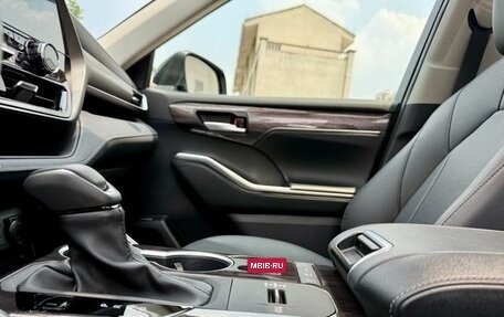 Toyota Highlander, 2024 год, 5 184 000 рублей, 4 фотография