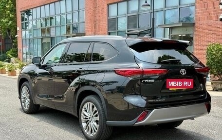 Toyota Highlander, 2024 год, 5 184 000 рублей, 3 фотография