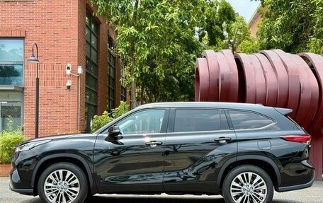 Toyota Highlander, 2024 год, 5 184 000 рублей, 15 фотография