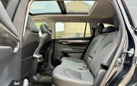 Toyota Highlander, 2024 год, 5 184 000 рублей, 18 фотография