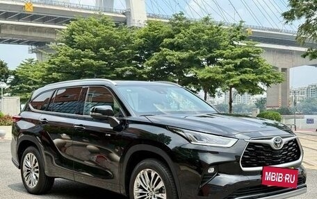 Toyota Highlander, 2024 год, 5 184 000 рублей, 19 фотография