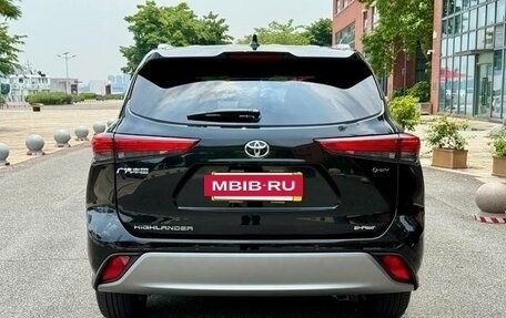 Toyota Highlander, 2024 год, 5 184 000 рублей, 20 фотография