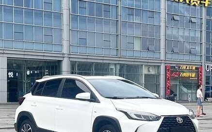 Toyota Yaris XP150 рестайлинг, 2022 год, 1 240 000 рублей, 2 фотография