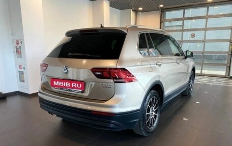 Volkswagen Tiguan II, 2017 год, 2 580 000 рублей, 3 фотография