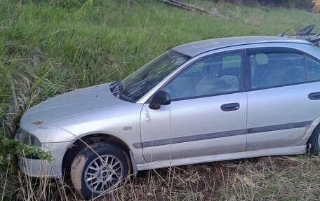 Mitsubishi Carisma I, 2002 год, 150 000 рублей, 2 фотография