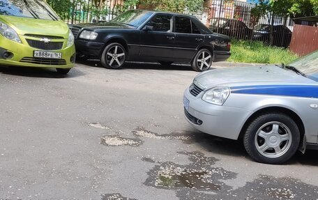 Mercedes-Benz E-Класс, 1993 год, 300 000 рублей, 4 фотография