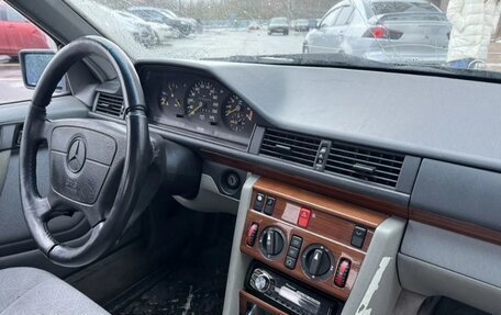 Mercedes-Benz E-Класс, 1993 год, 300 000 рублей, 18 фотография