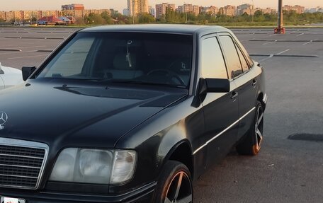 Mercedes-Benz E-Класс, 1993 год, 300 000 рублей, 17 фотография