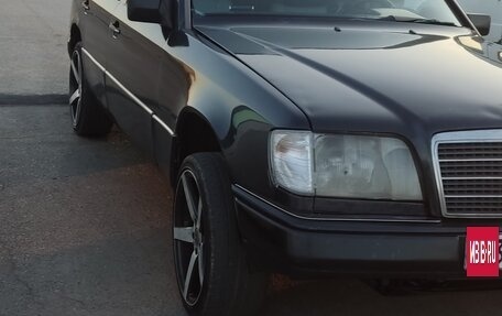 Mercedes-Benz E-Класс, 1993 год, 300 000 рублей, 7 фотография