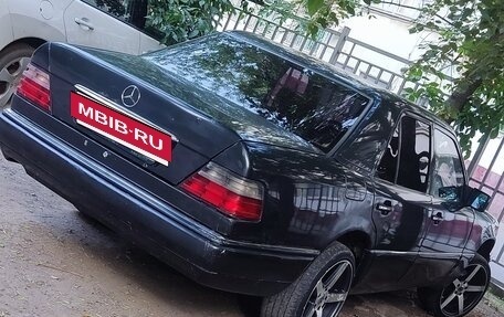Mercedes-Benz E-Класс, 1993 год, 300 000 рублей, 16 фотография