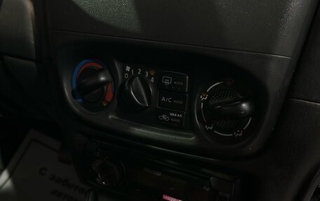 Nissan Almera, 2004 год, 100 000 рублей, 10 фотография