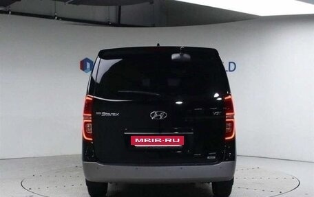 Hyundai Grand Starex Grand Starex I рестайлинг 2, 2018 год, 2 990 000 рублей, 4 фотография