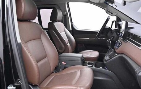 Hyundai Grand Starex Grand Starex I рестайлинг 2, 2018 год, 2 990 000 рублей, 10 фотография