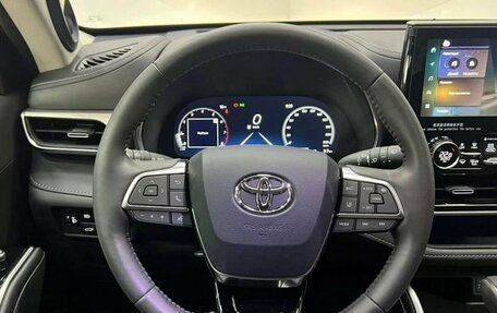 Toyota Highlander, 2025 год, 5 899 000 рублей, 14 фотография