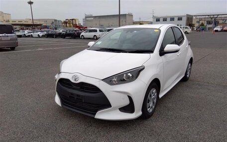 Toyota Yaris, 2020 год, 1 290 000 рублей, 2 фотография