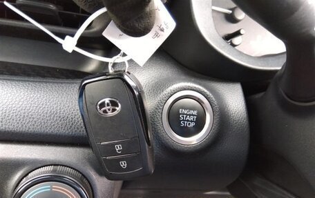 Toyota Yaris, 2020 год, 1 290 000 рублей, 10 фотография