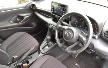 Toyota Yaris, 2020 год, 1 290 000 рублей, 13 фотография