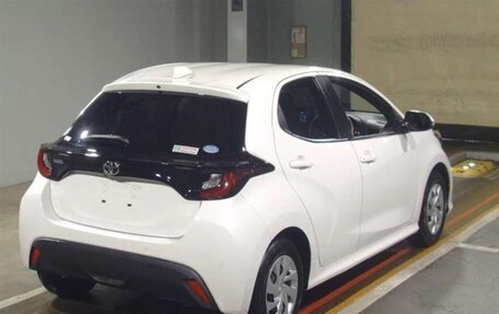 Toyota Yaris, 2020 год, 1 290 000 рублей, 19 фотография