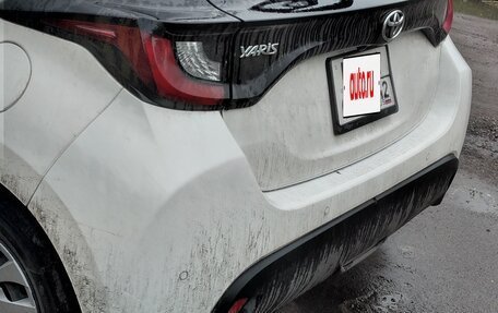 Toyota Yaris, 2020 год, 1 290 000 рублей, 21 фотография
