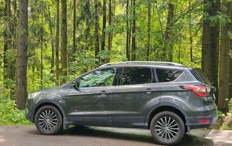 Ford Kuga III, 2017 год, 1 300 000 рублей, 2 фотография