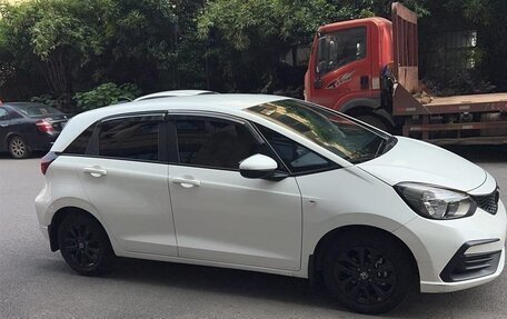 Honda Fit, 2021 год, 1 300 000 рублей, 3 фотография