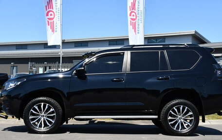 Toyota Land Cruiser Prado 150 рестайлинг 2, 2022 год, 5 615 000 рублей, 3 фотография