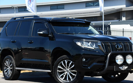 Toyota Land Cruiser Prado 150 рестайлинг 2, 2022 год, 5 615 000 рублей, 2 фотография