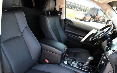 Toyota Land Cruiser Prado 150 рестайлинг 2, 2022 год, 5 615 000 рублей, 9 фотография
