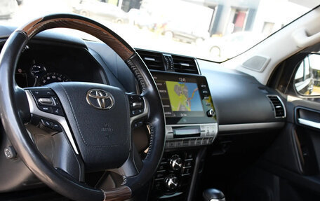 Toyota Land Cruiser Prado 150 рестайлинг 2, 2022 год, 5 615 000 рублей, 10 фотография